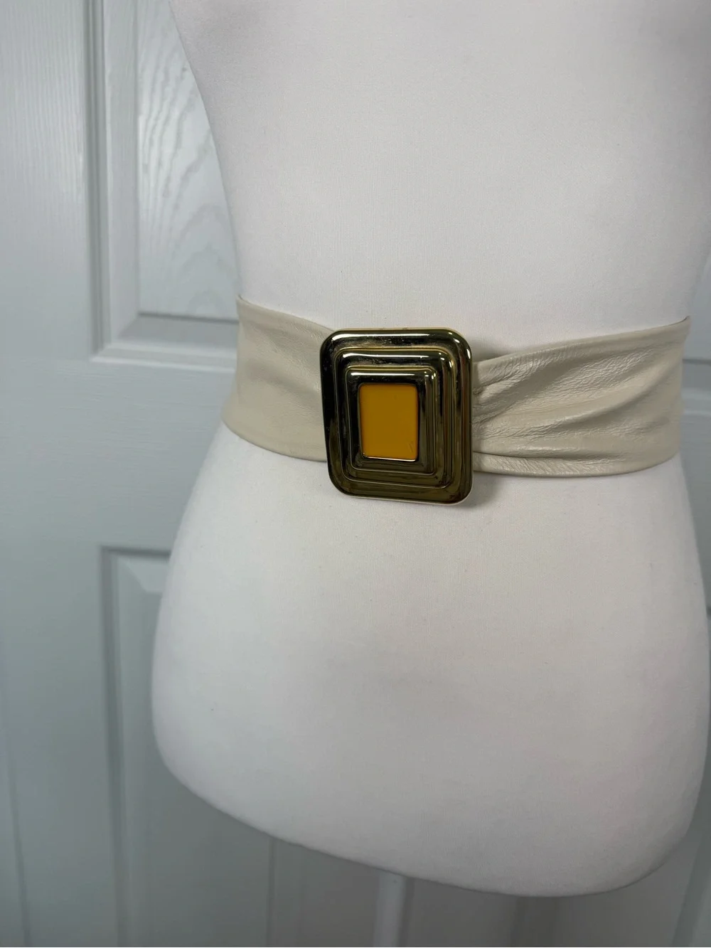 Y2K Womens Ivory Leather Belt Medium Chunky Gold Buckle Yellow Enamel Adjustable